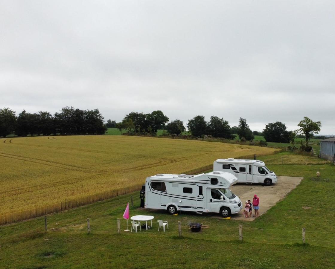 La Billardiere Camping A La Ferme Le Menil-Ciboult Exterior foto