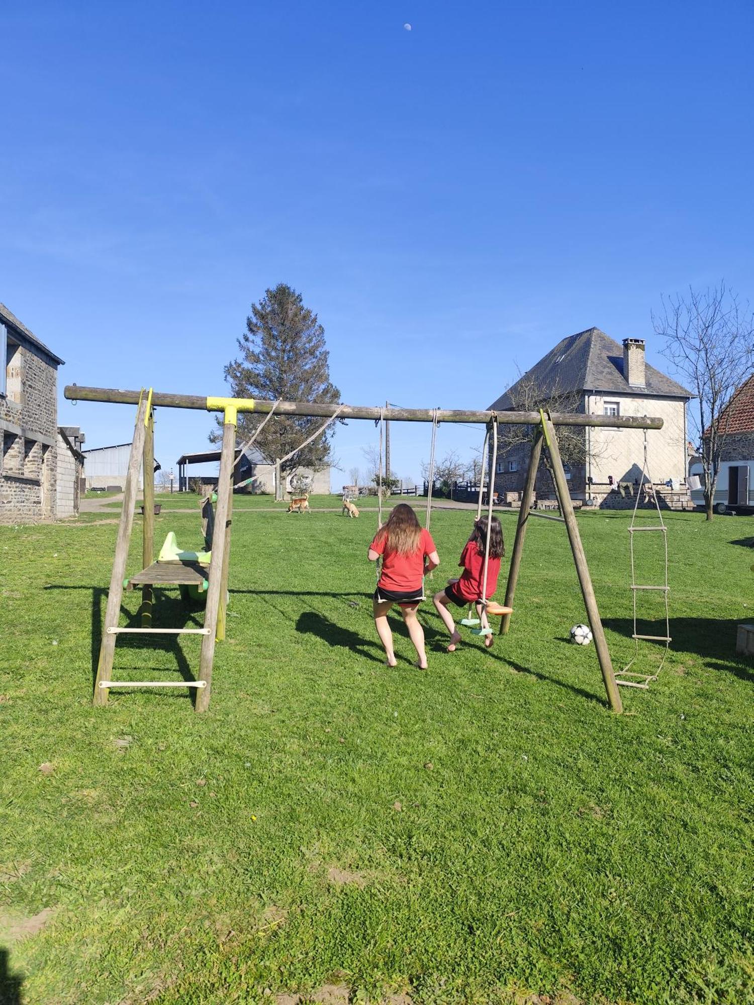 La Billardiere Camping A La Ferme Le Menil-Ciboult Exterior foto