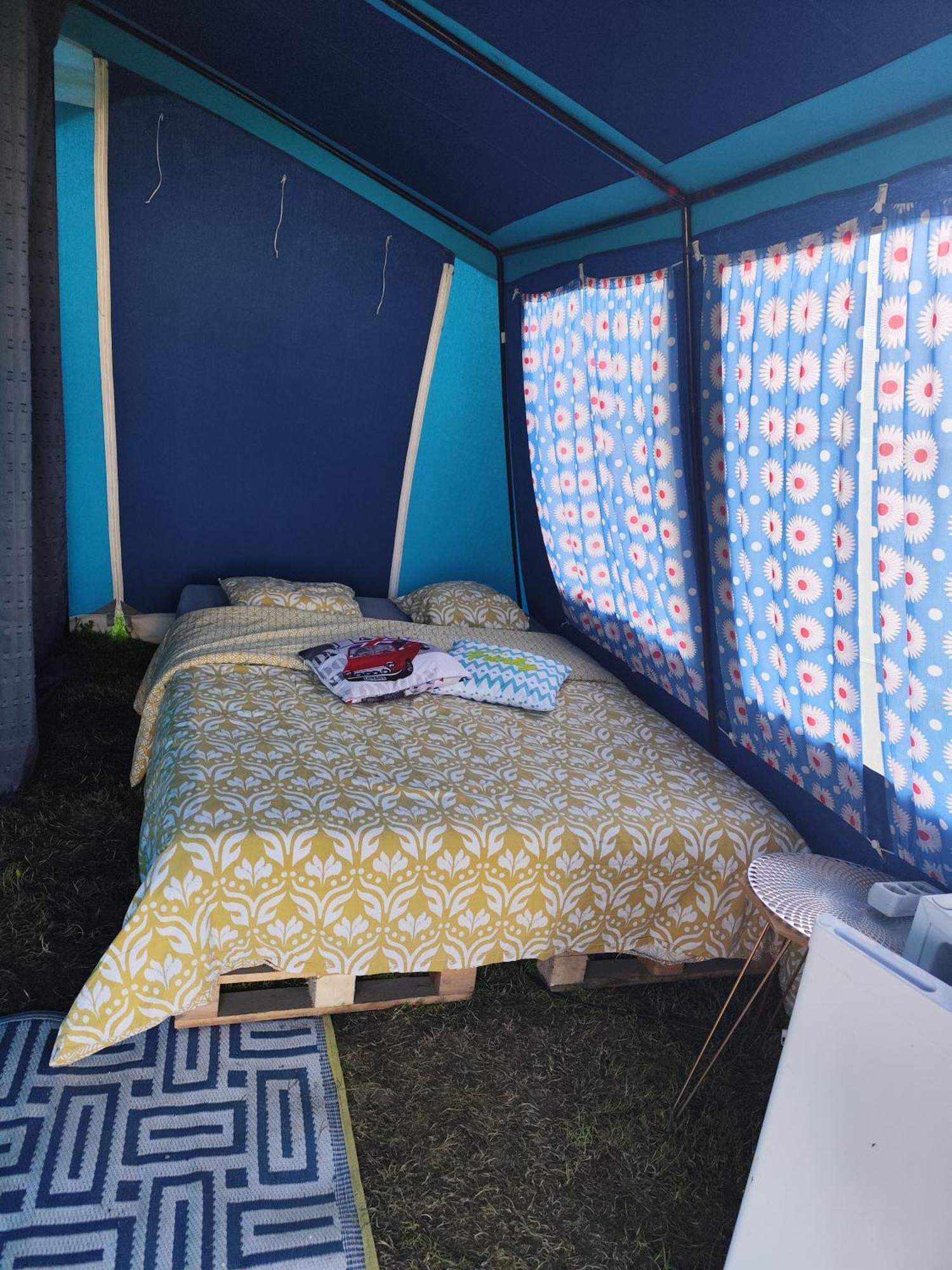 La Billardiere Camping A La Ferme Le Menil-Ciboult Exterior foto